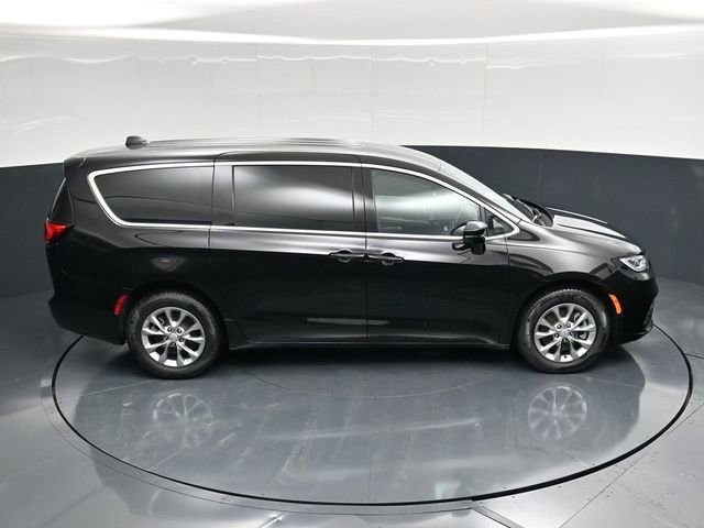 New 2026 Chrysler Pacifica Select image 20
