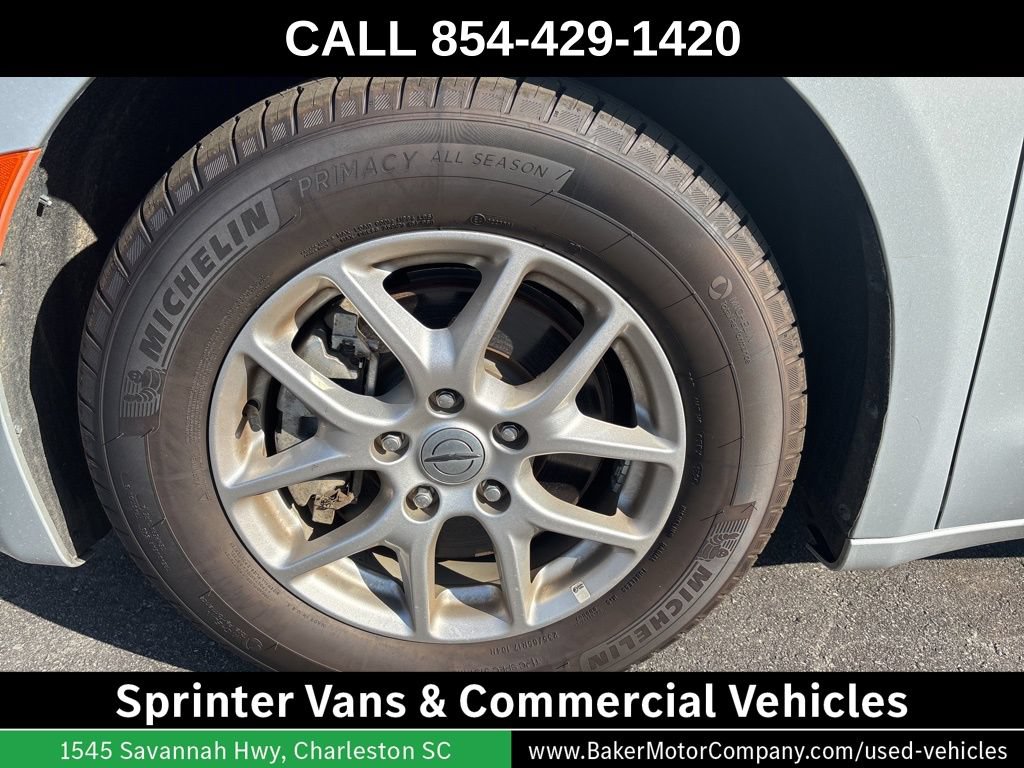 Used 2024 Chrysler Voyager LX FWD image 10