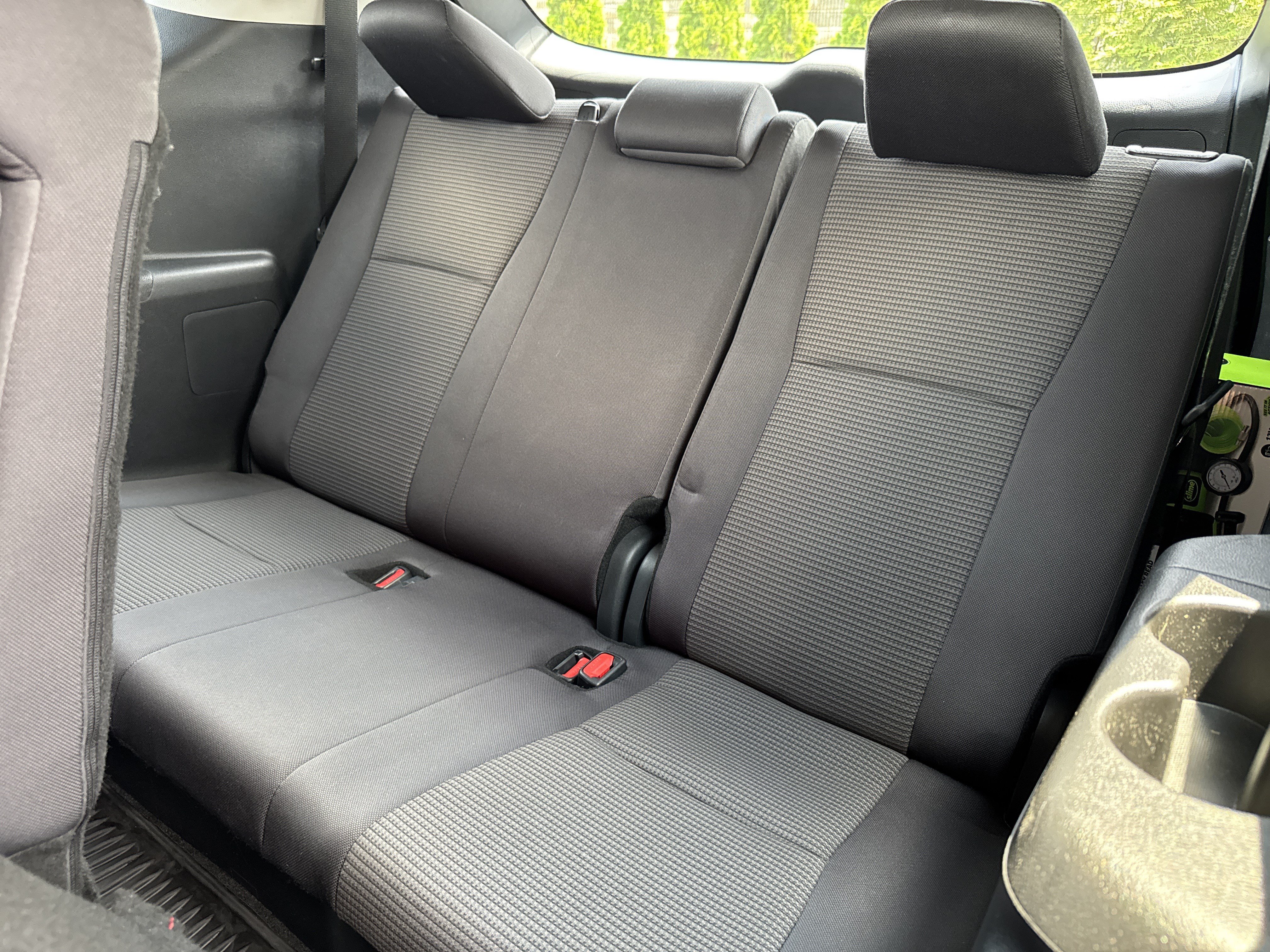 Used 2025 Toyota Highlander LE FWD image 28