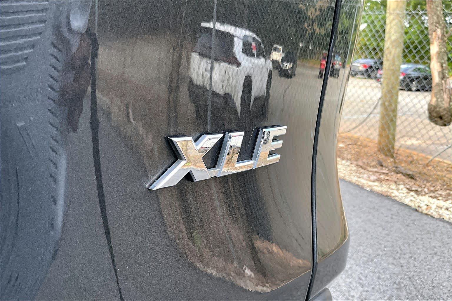 Certified 2025 Toyota RAV4 XLE FWD image 10