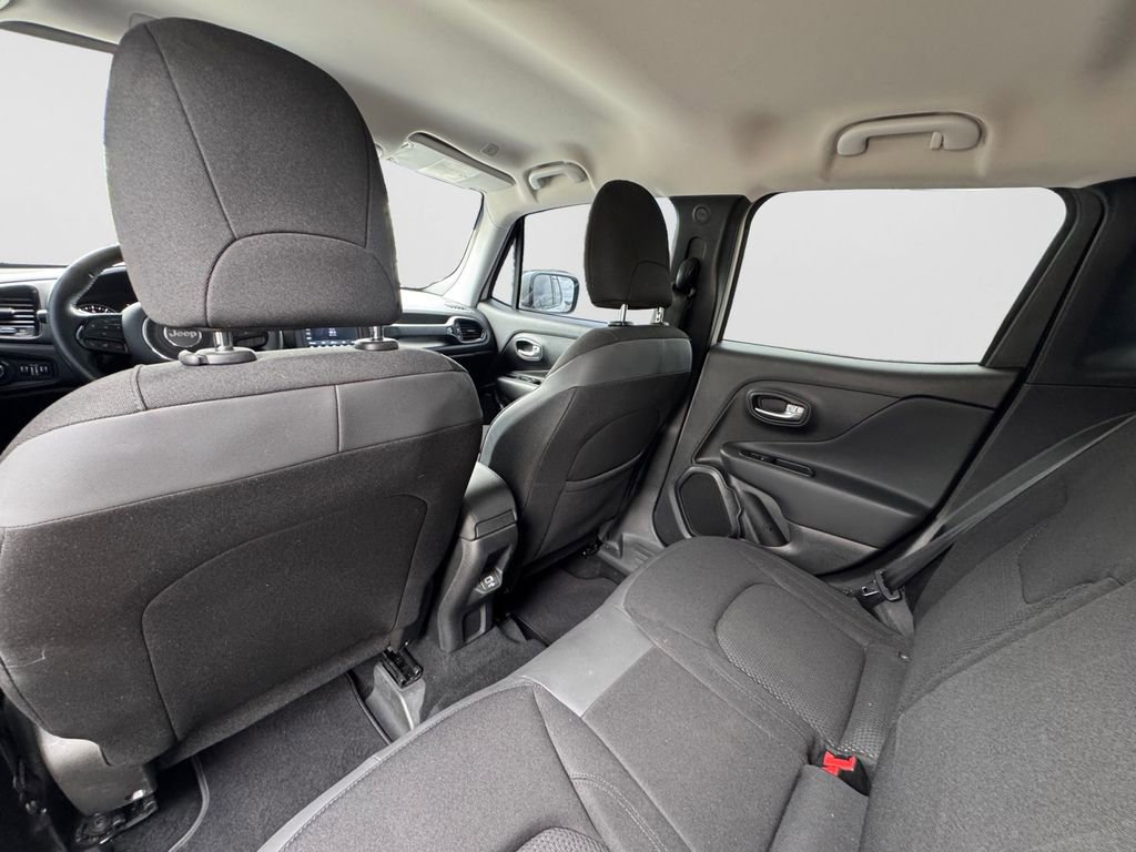 Used 2020 Jeep Renegade Altitude FWD image 13