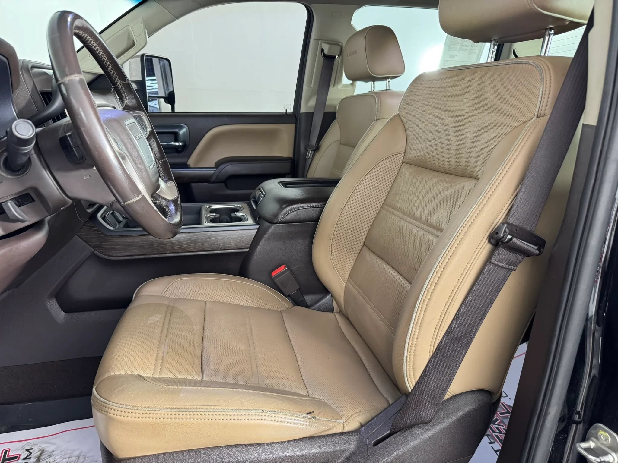 Used 2019 GMC Sierra 2500 Denali w/ Duramax Plus Package AWD/4WD image 32