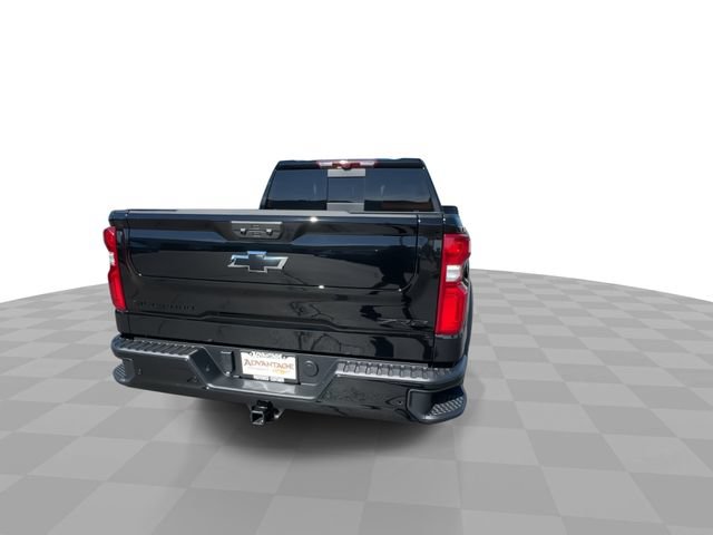 Used 2025 Chevrolet Silverado 1500 ZR2 w/ Technology Package AWD/4WD image 4