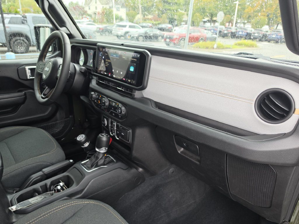 Used 2024 Jeep Wrangler Unlimited w/ Convenience Group AWD/4WD image 24