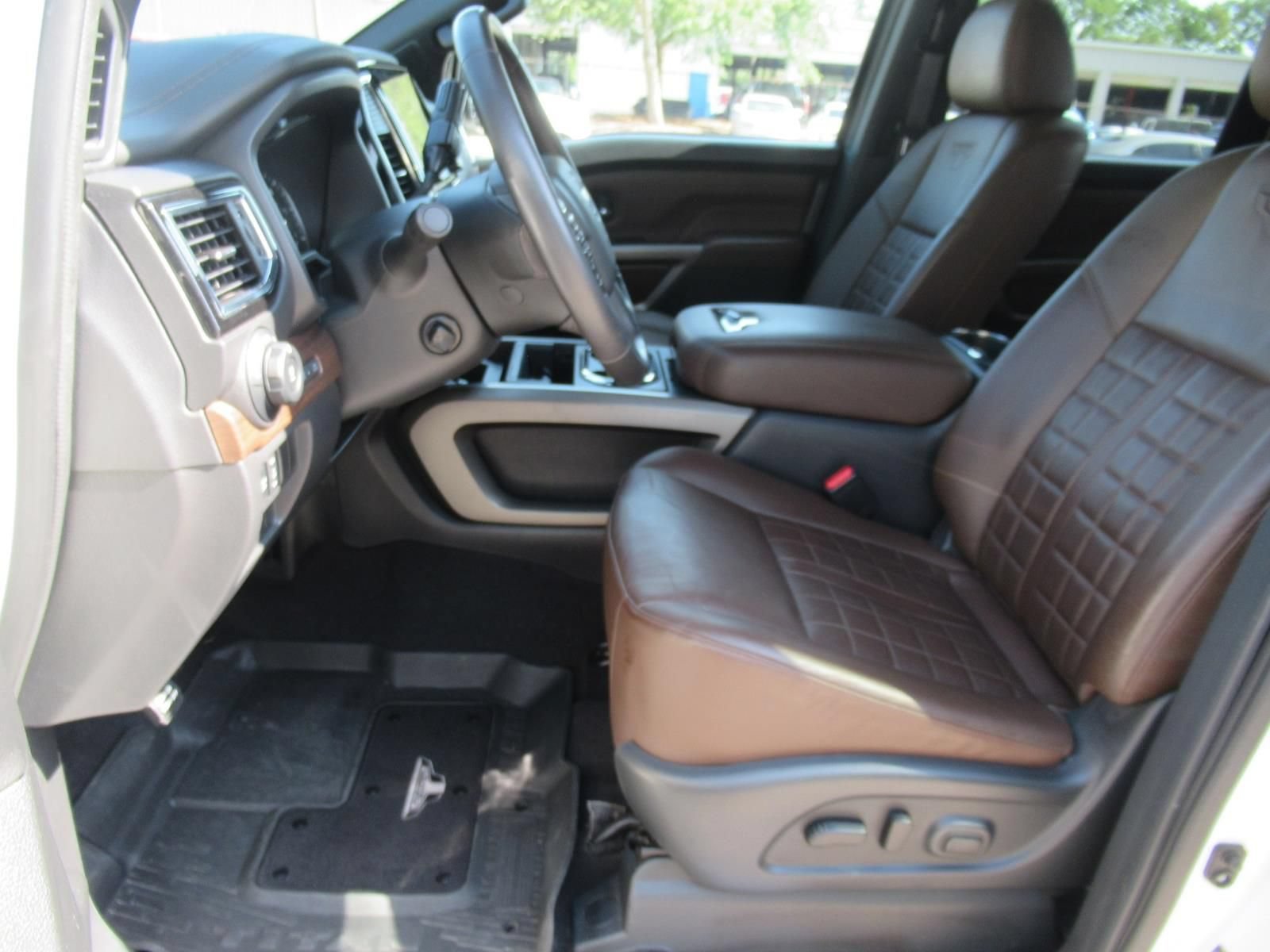 Used 2023 Nissan Titan Platinum Reserve w/ Moonroof Package AWD/4WD image 20