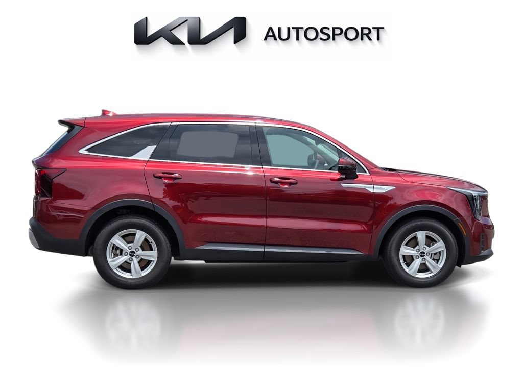 Certified 2025 Kia Sorento LX FWD image 7