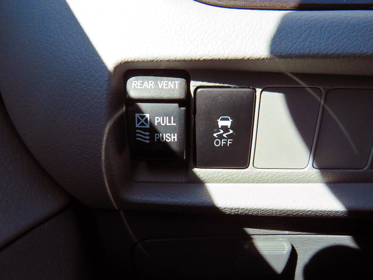 Used 2019 Toyota Sienna XLE FWD image 32