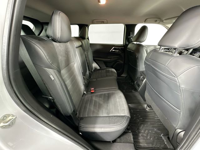 Used 2024 Mitsubishi Outlander SE image 28