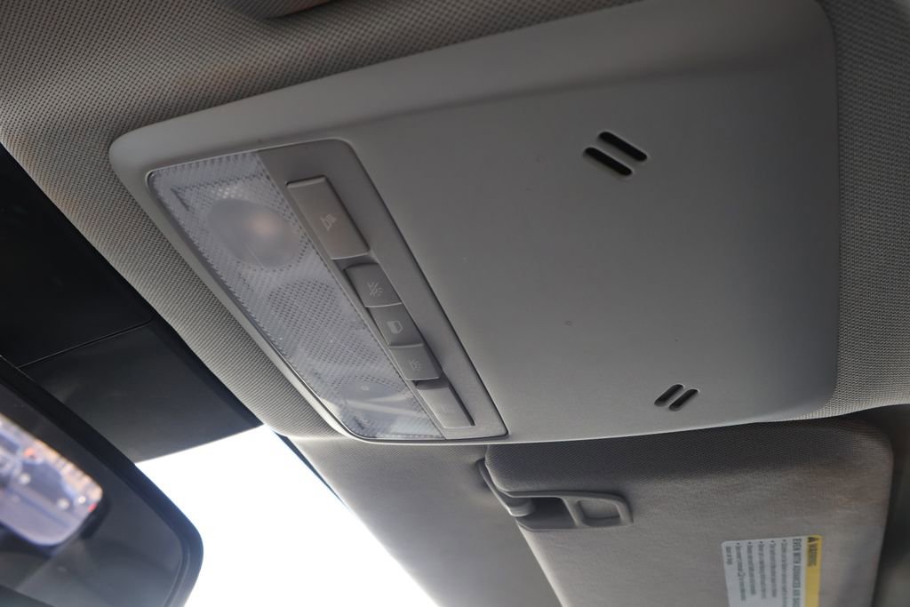 Used 2022 Chevrolet Trax LT w/ LT Convenience Package image 25