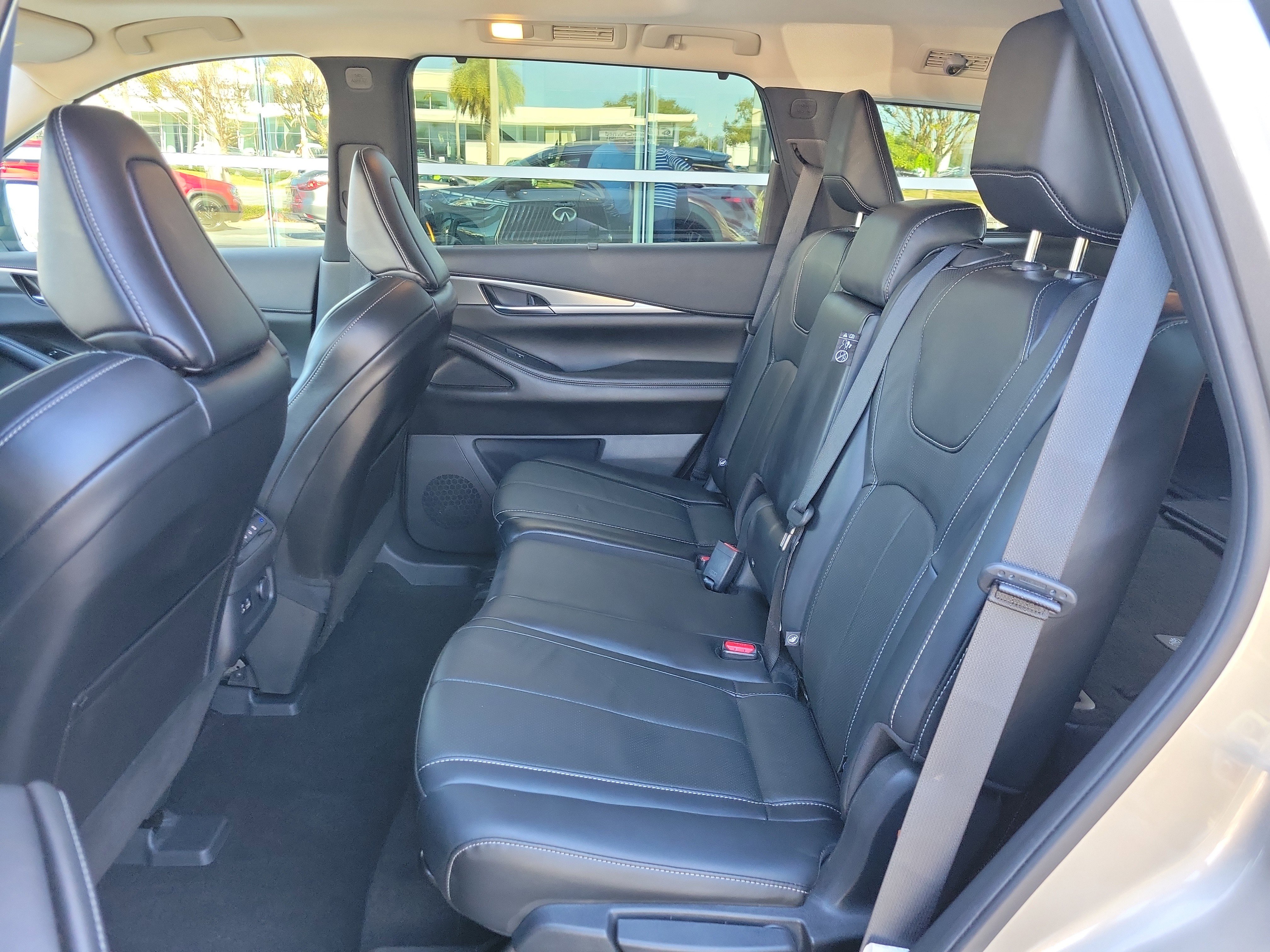 Certified 2023 INFINITI QX60 Luxe w/ Cargo Package image 16