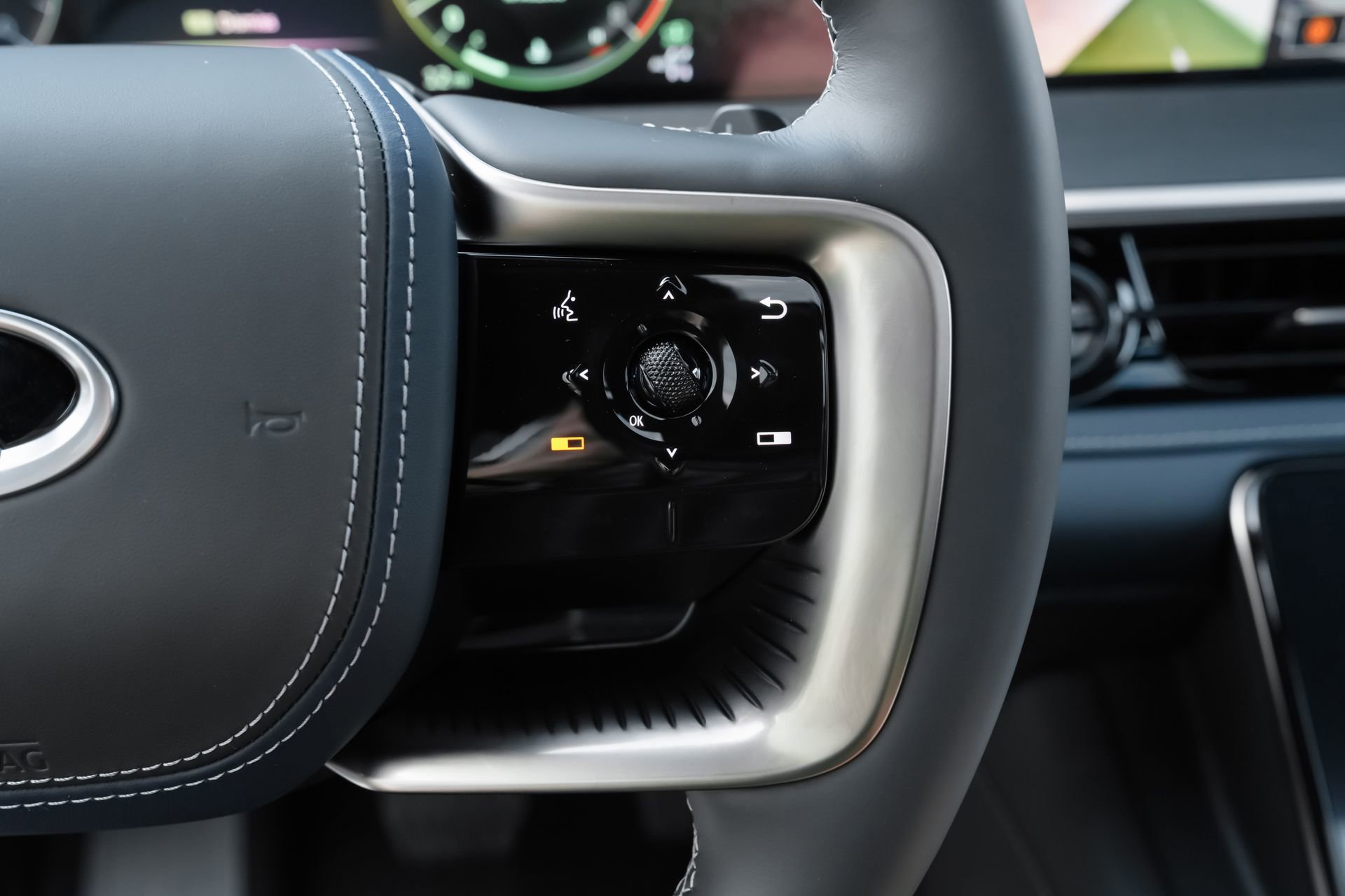 New 2026 INFINITI QX80 4WD w/ Sport Exterior Package image 18