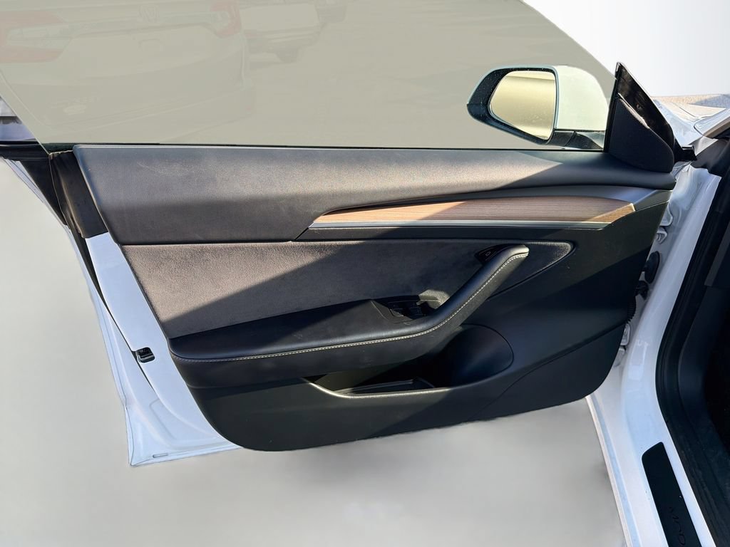 Used 2022 Tesla Model 3 Standard Range RWD image 21