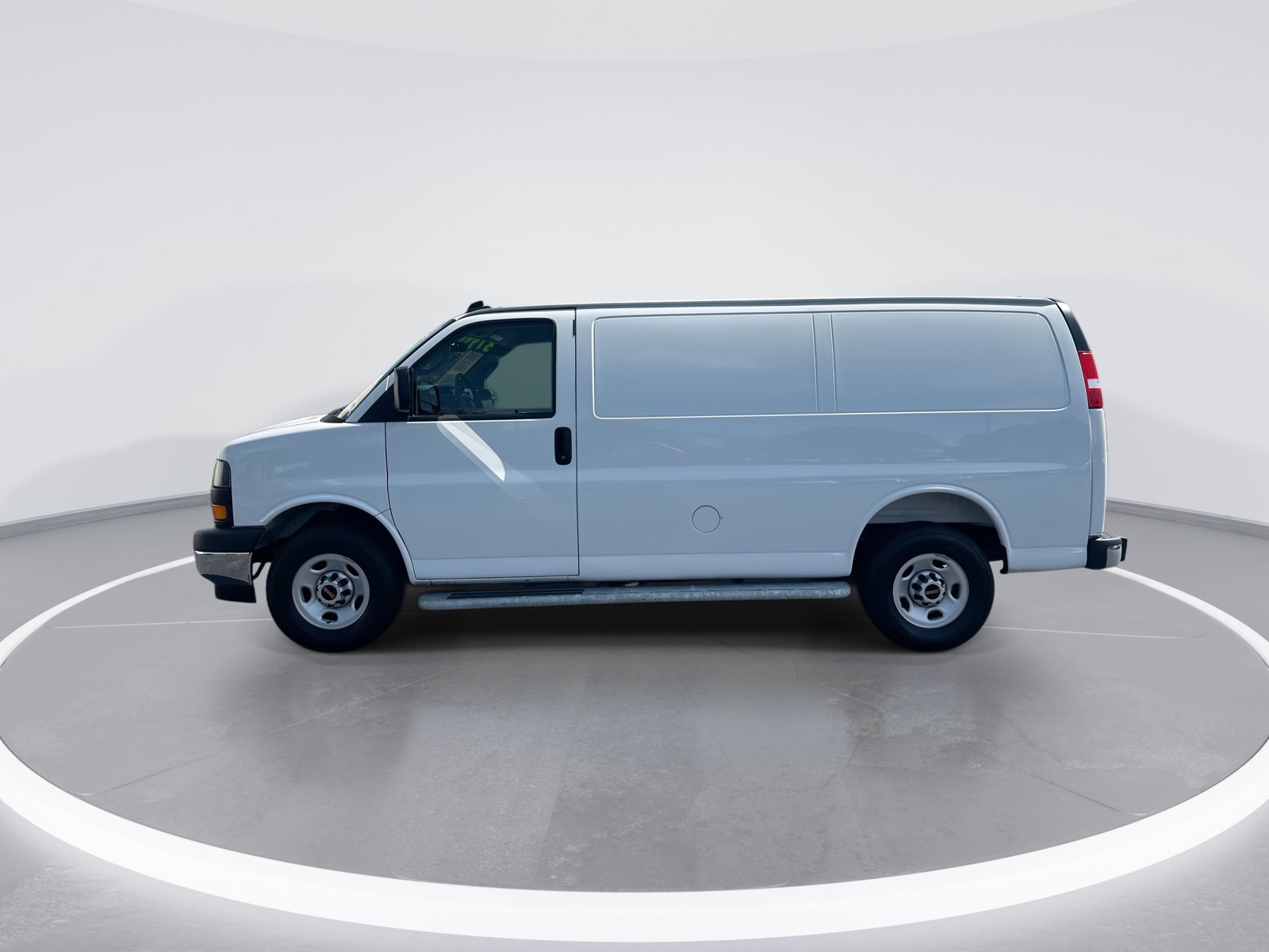 Used 2025 GMC Savana 2500 w/ Driver Convenience Package RWD image 6