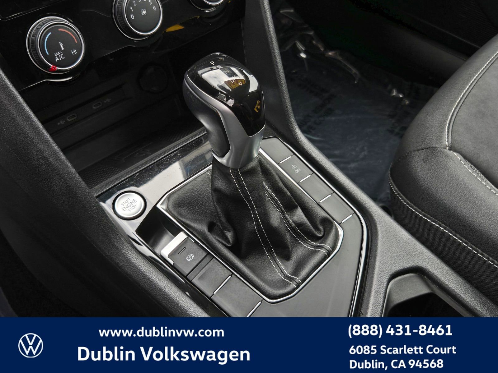 Certified 2023 Volkswagen Taos SE FWD image 17