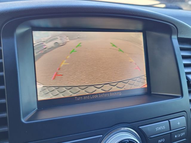 Used 2011 Nissan Pathfinder SV image 21