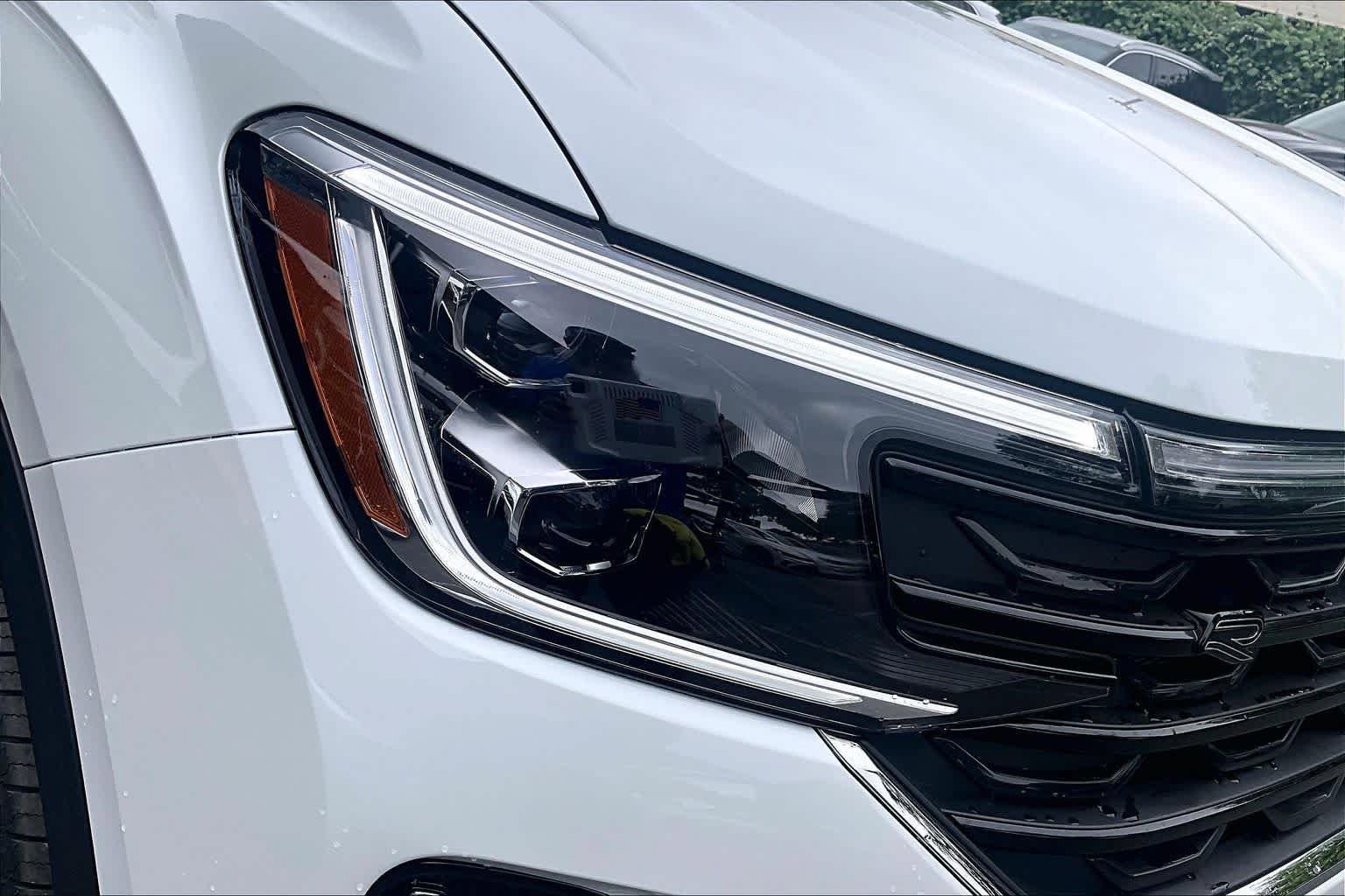 New 2026 Volkswagen Atlas SEL Premium R-Line AWD/4WD image 13