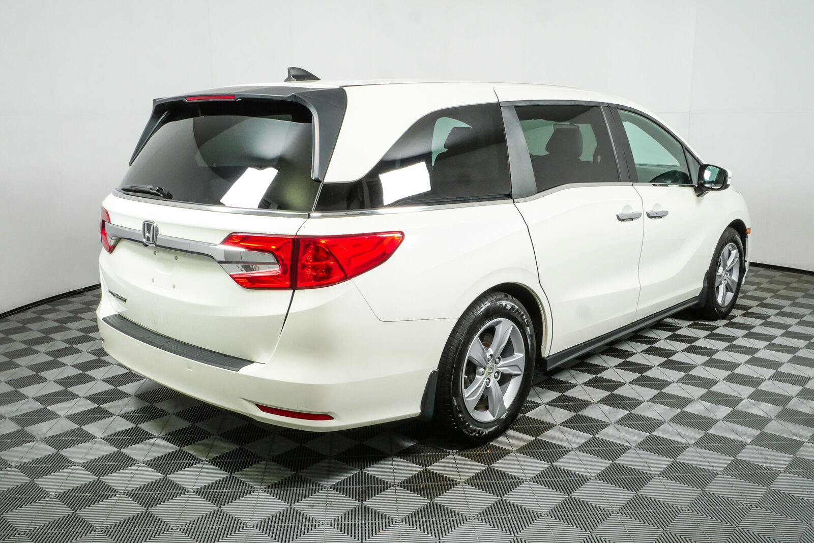 Used 2018 Honda Odyssey EX-L image 3