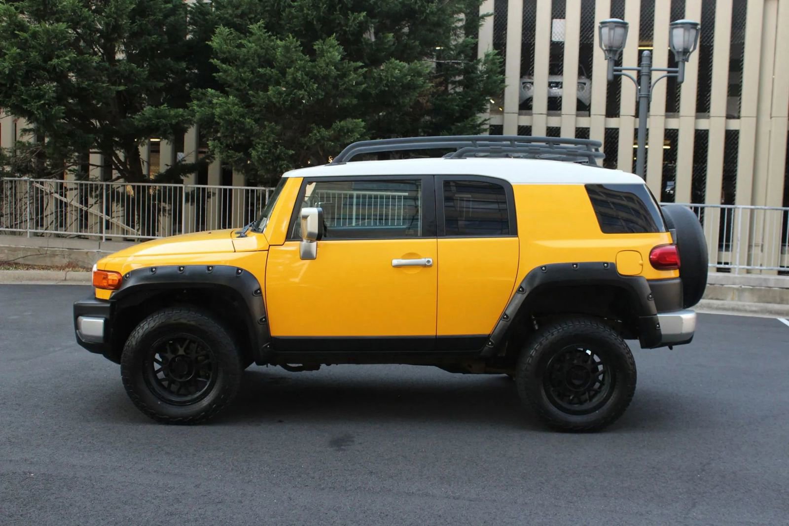 Used 2007 Toyota FJ Cruiser 4WD image 12