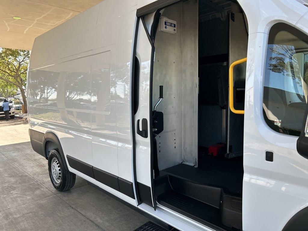 Used 2024 RAM ProMaster 3500 w/ Delivery Van Package image 20