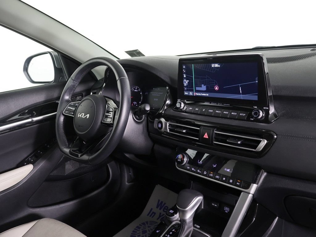 Used 2023 Kia Seltos SX w/ SX Sunroof Package AWD/4WD image 28