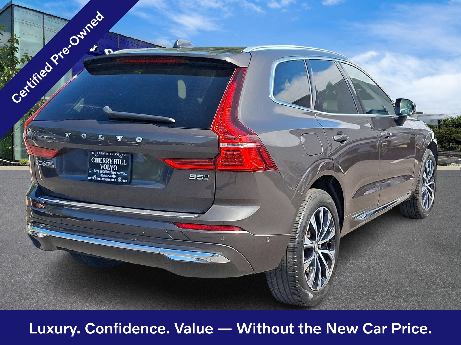 Certified 2023 Volvo XC60 B5 Plus w/ Climate Package AWD/4WD image 7