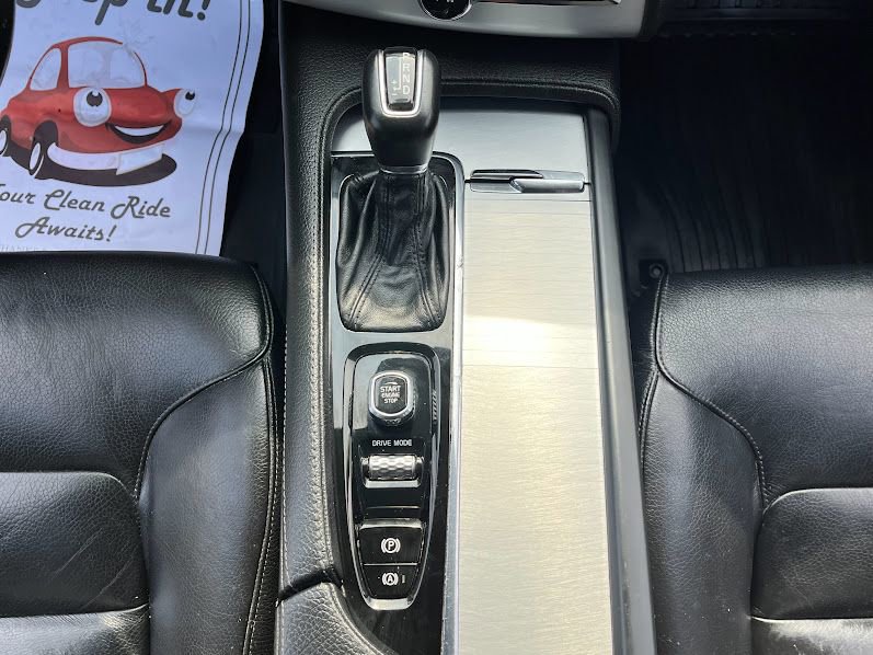 Used 2018 Volvo XC90 T6 Momentum w/ Convenience Package image 19