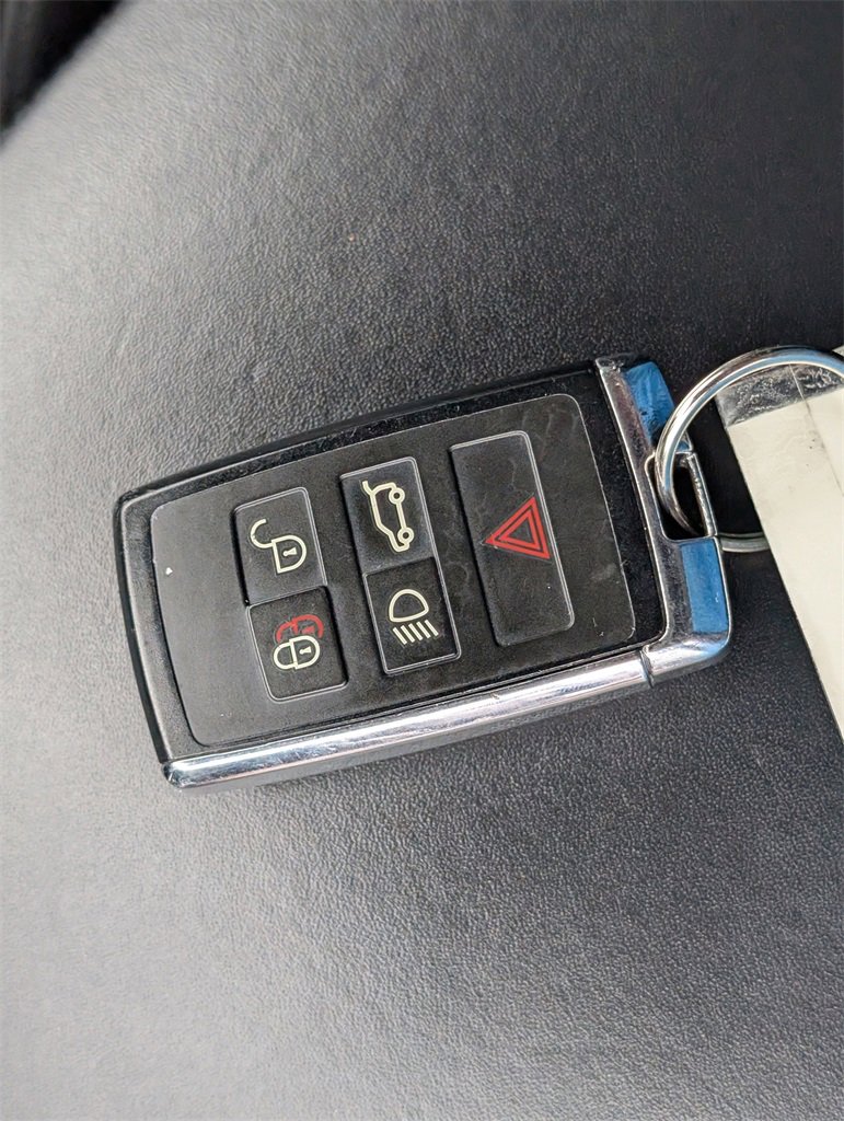 Used 2018 Land Rover Range Rover Supercharged image 32