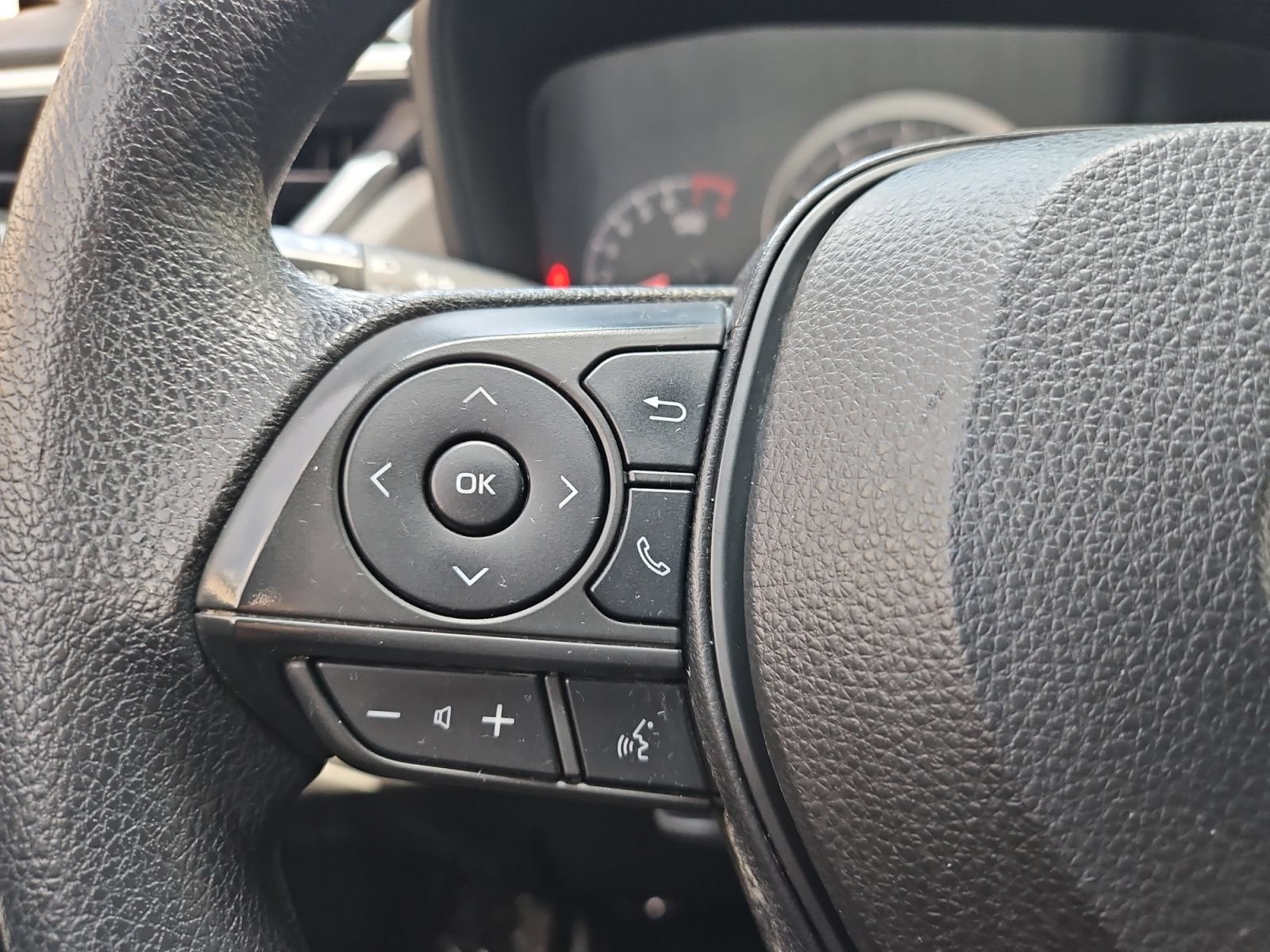 Used 2022 Toyota Corolla Cross L FWD image 30