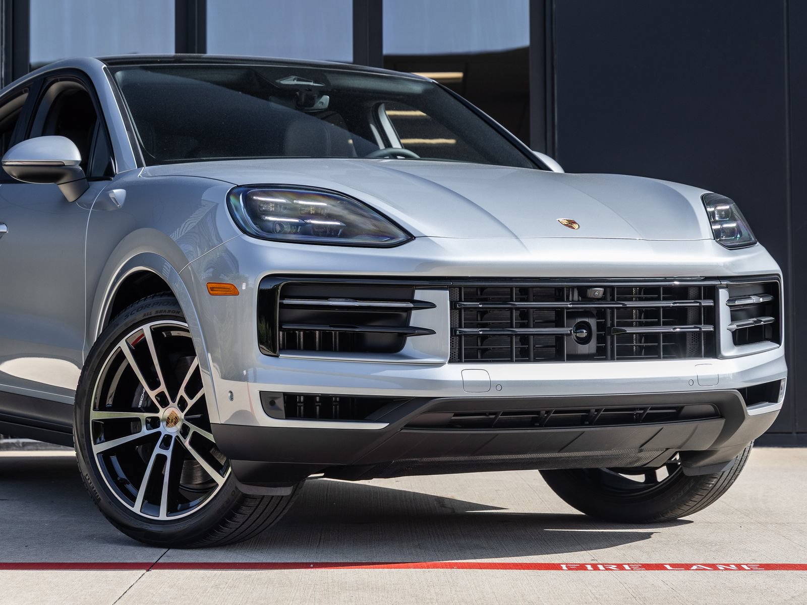New 2026 Porsche Cayenne Coupe AWD/4WD image 9