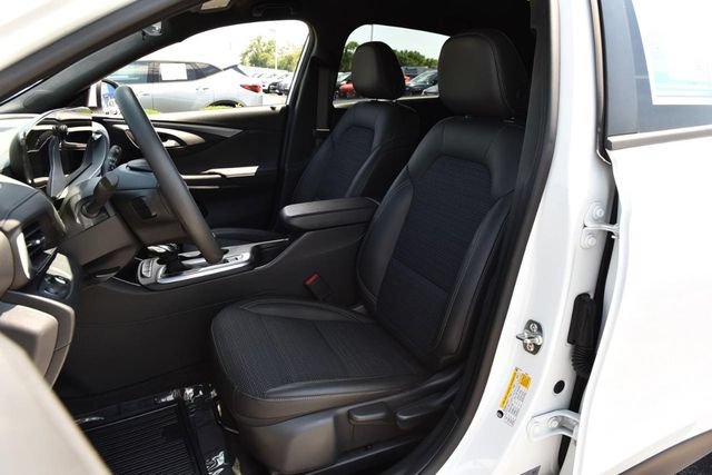 Used 2025 Buick Envista Preferred FWD image 19