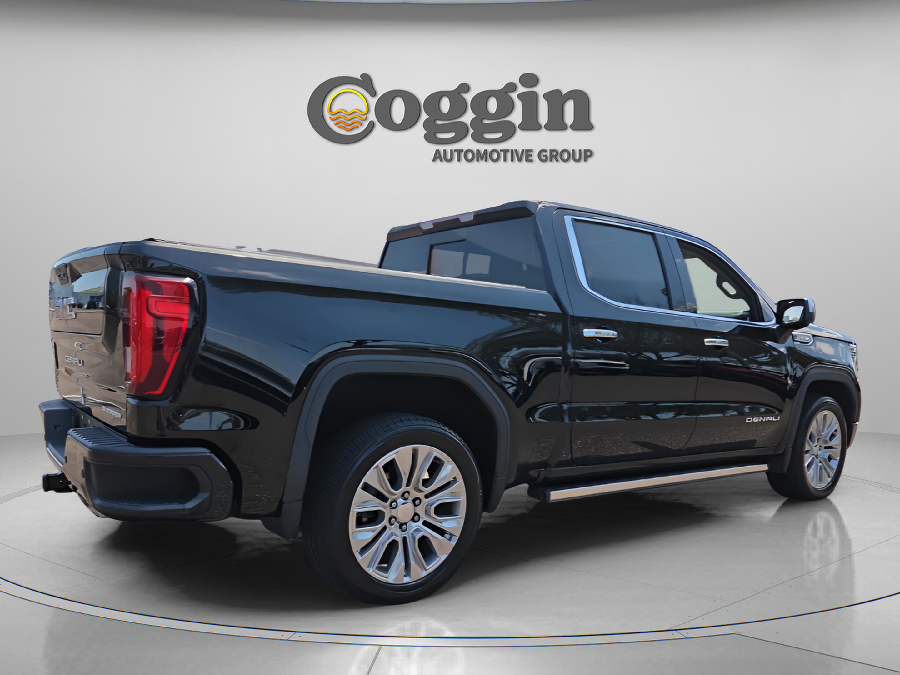 Used 2022 GMC Sierra 1500 Denali w/ Denali Premium Package AWD/4WD image 5