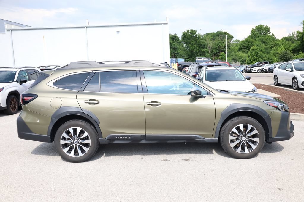 Used 2023 Subaru Outback Touring AWD/4WD image 4