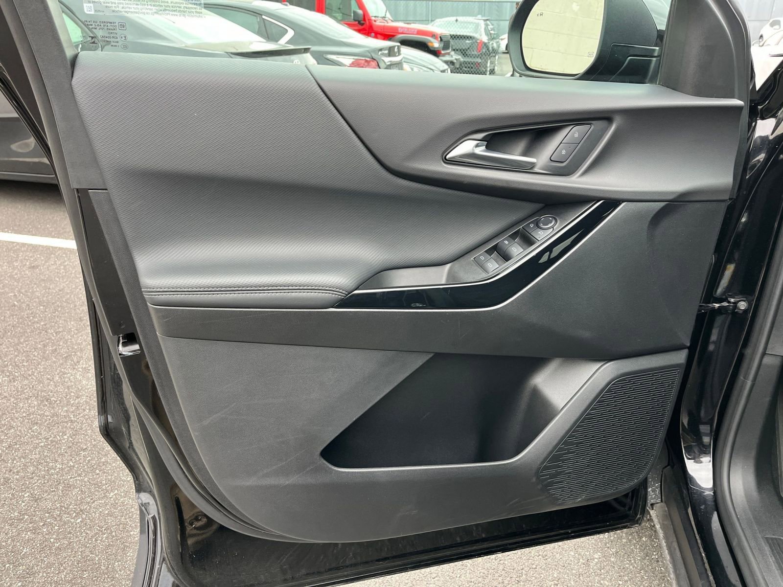 Used 2025 Chevrolet Equinox LT image 20