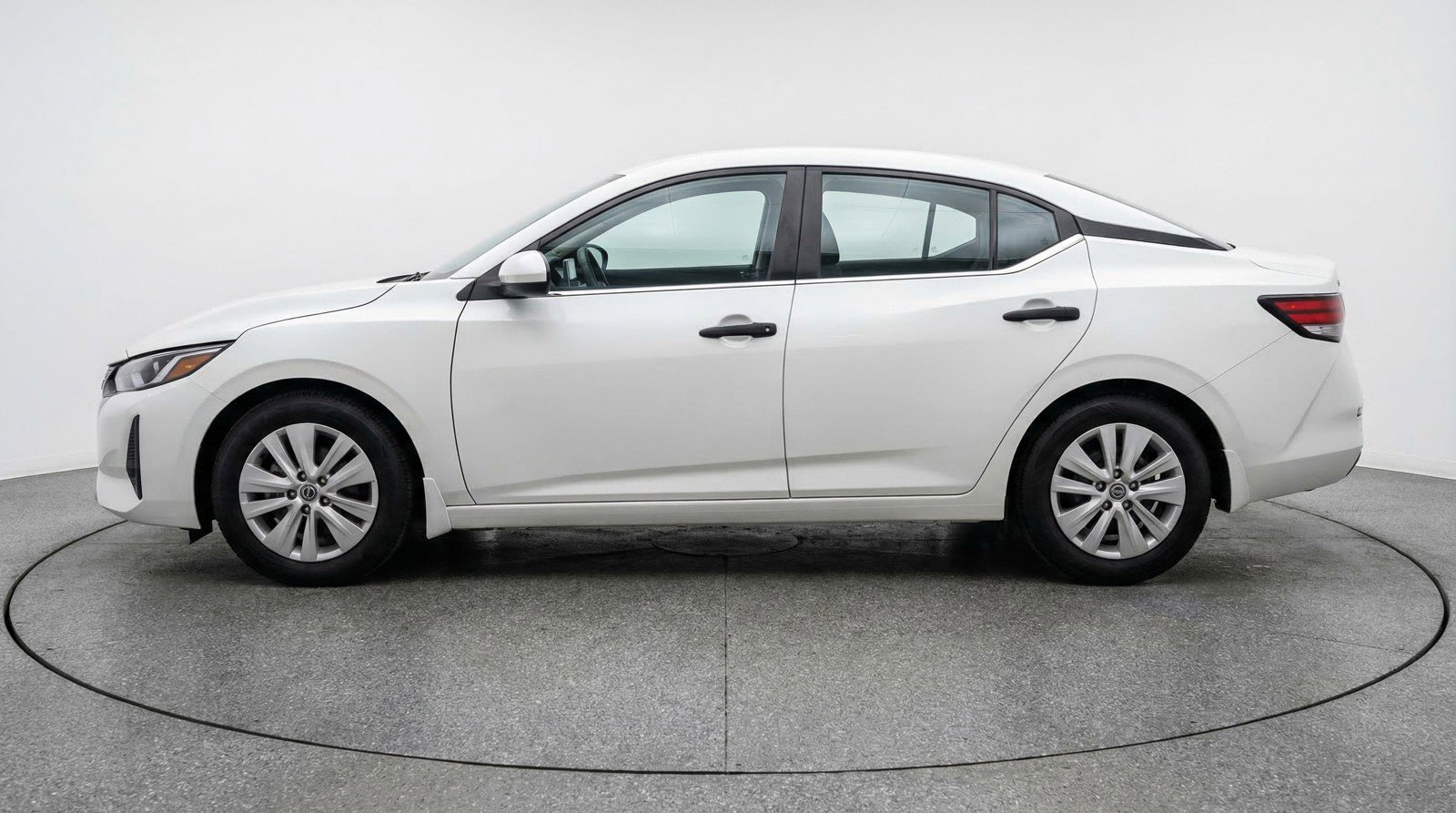 Used 2025 Nissan Sentra S image 5