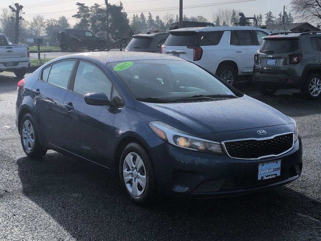 Used 2017 Kia Forte LX image 7