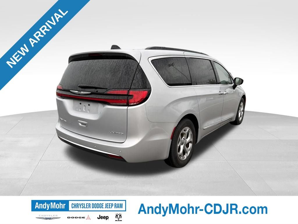 Used 2023 Chrysler Pacifica Limited FWD image 5