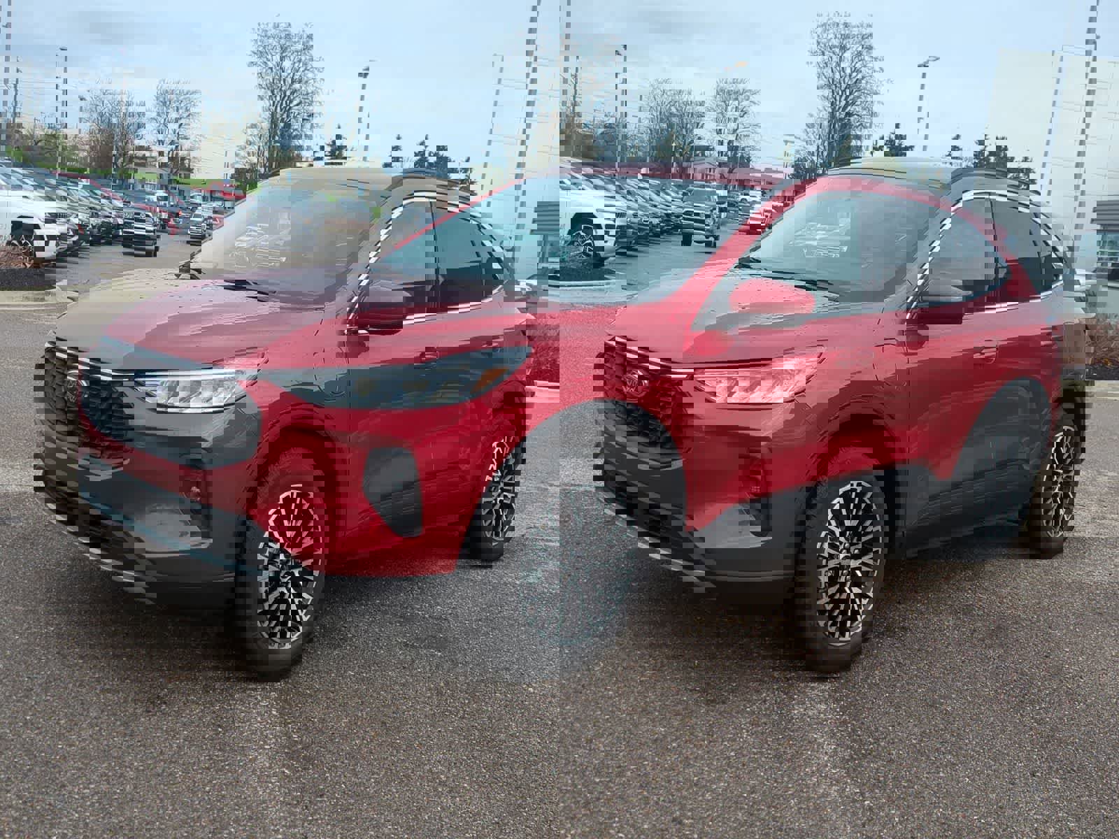 Certified 2025 Ford Escape SE w/ Class II Trailer Tow Package FWD image 4