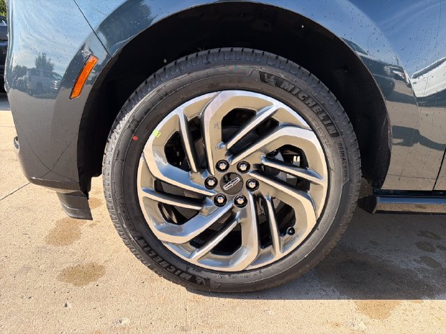 New 2026 Lincoln Navigator L Reserve AWD/4WD image 13