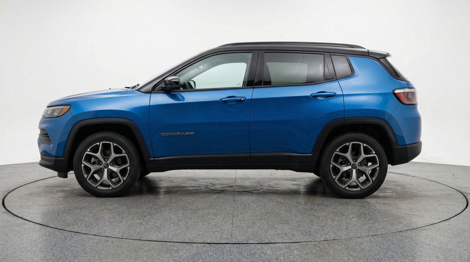 Used 2025 Jeep Compass Limited AWD/4WD image 5