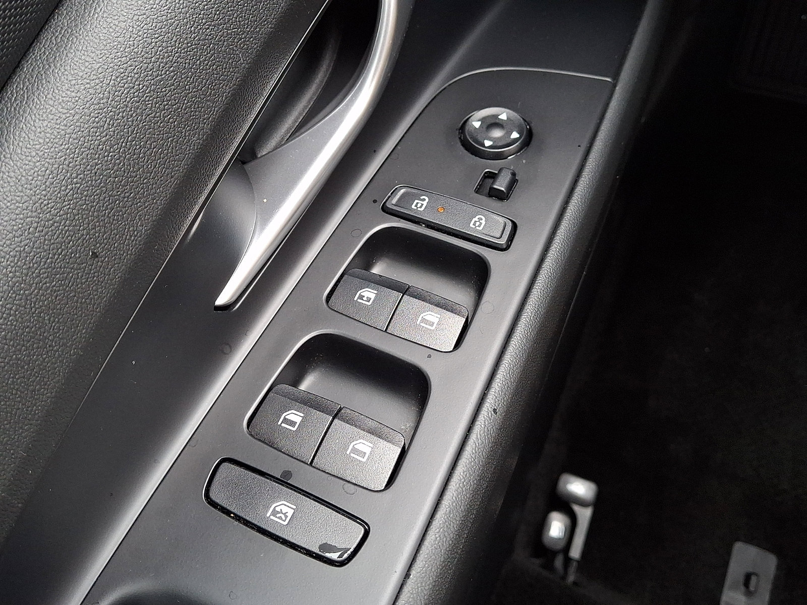 Certified 2024 Hyundai Elantra SE image 24