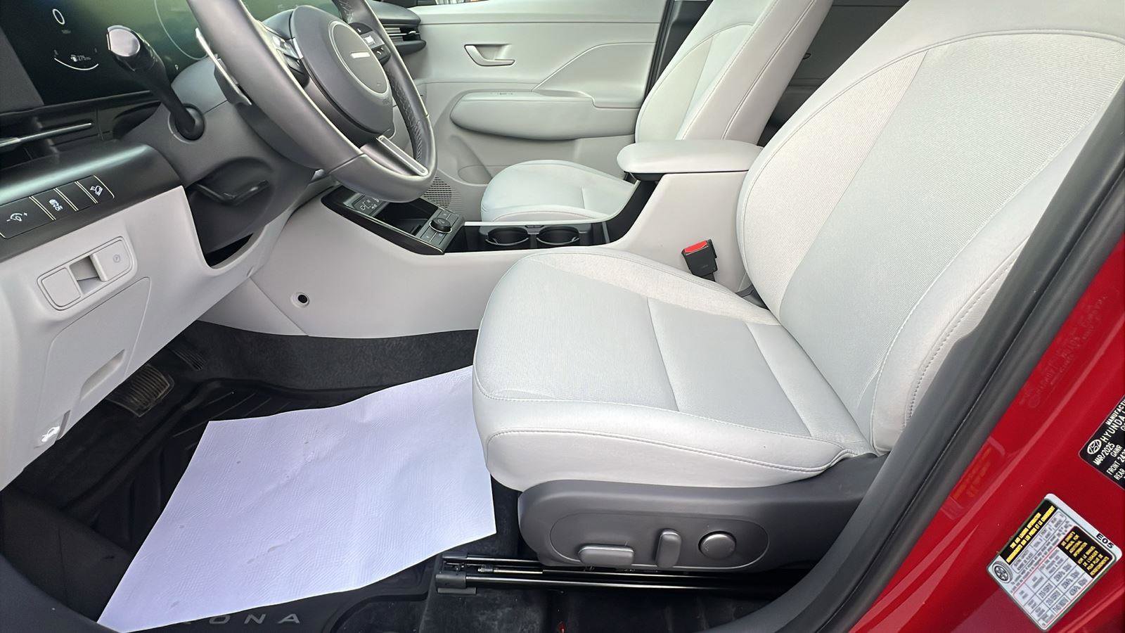 Used 2025 Hyundai Kona SEL image 22