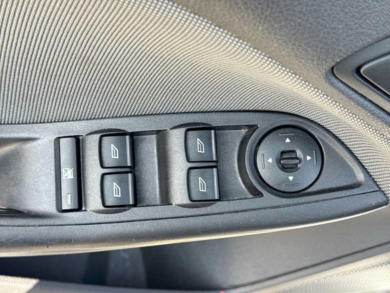 Used 2012 Ford Focus SE FWD image 16