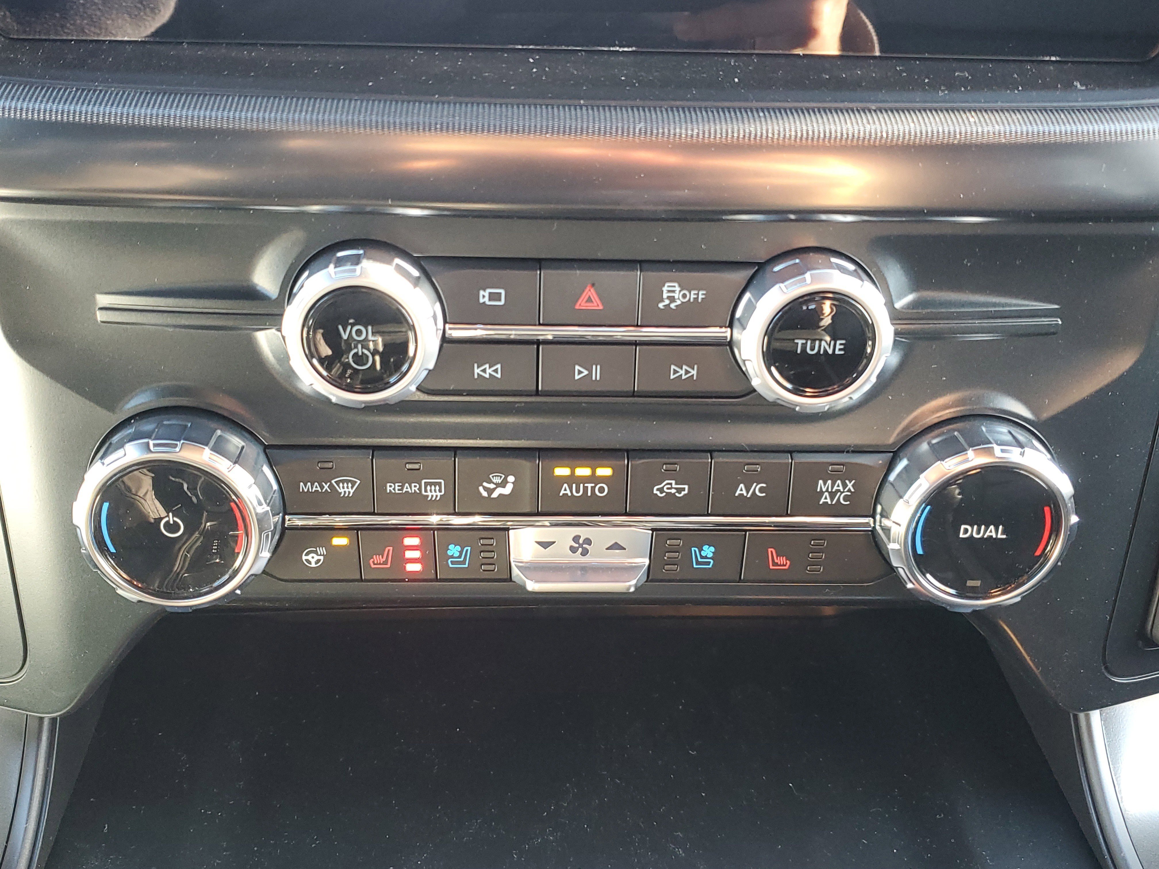 New 2025 Ford F150 Lariat w/ Equipment Group 502A High image 27