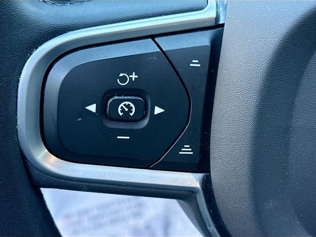 Used 2022 Volvo XC60 T8 Inscription Expression image 11