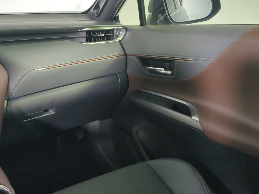 Used 2021 Toyota Venza Limited AWD/4WD image 20
