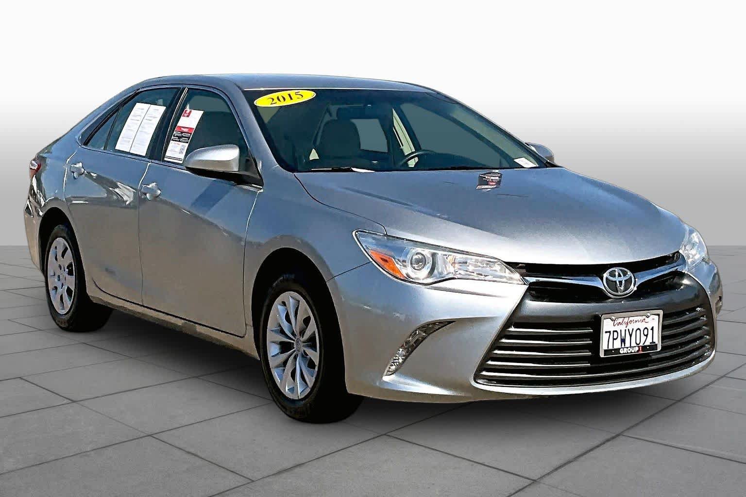 Used 2015 Toyota Camry LE FWD image 2