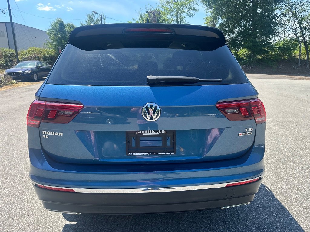 Used 2018 Volkswagen Tiguan SE w/ Panoramic Sunroof Package AWD/4WD image 6