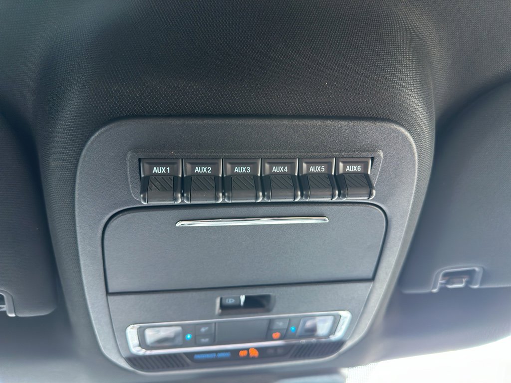 Used 2024 Ford F450 Platinum w/ FX4 Off-Road Package image 31