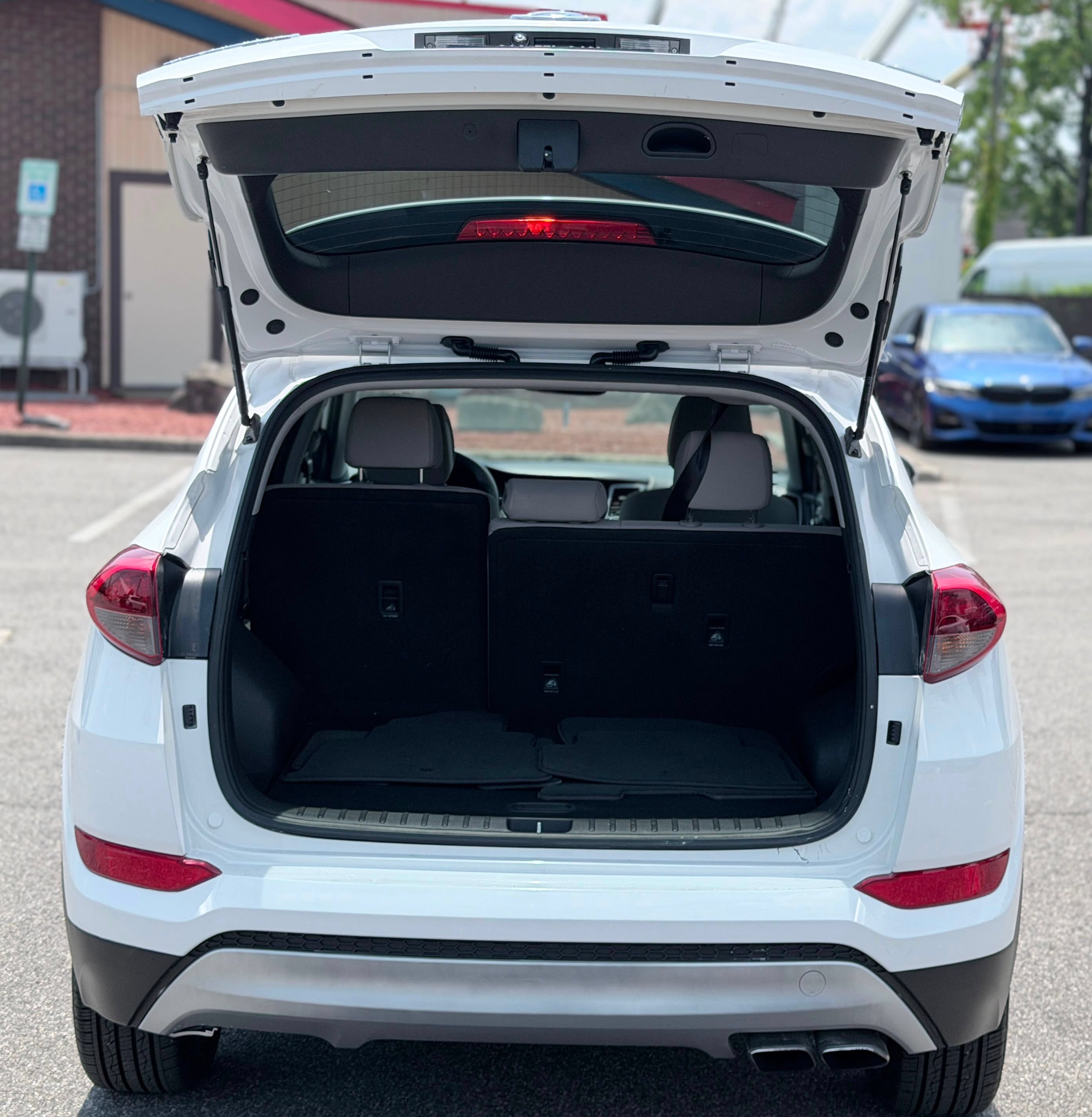 Used 2017 Hyundai Tucson Eco w/ Cargo Package AWD/4WD image 9