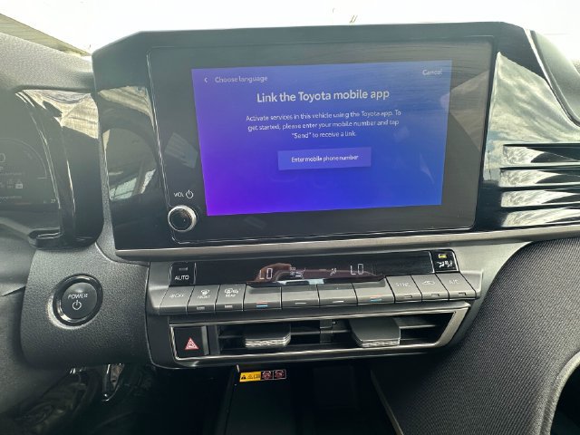 Used 2025 Toyota Camry LE FWD image 15